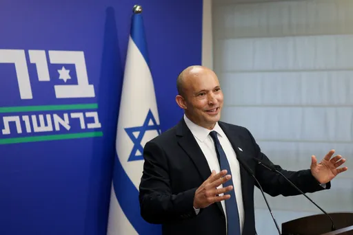 בנט ספג ביקורת לאחר שפתח פתח לנתניהו — וחזר בו