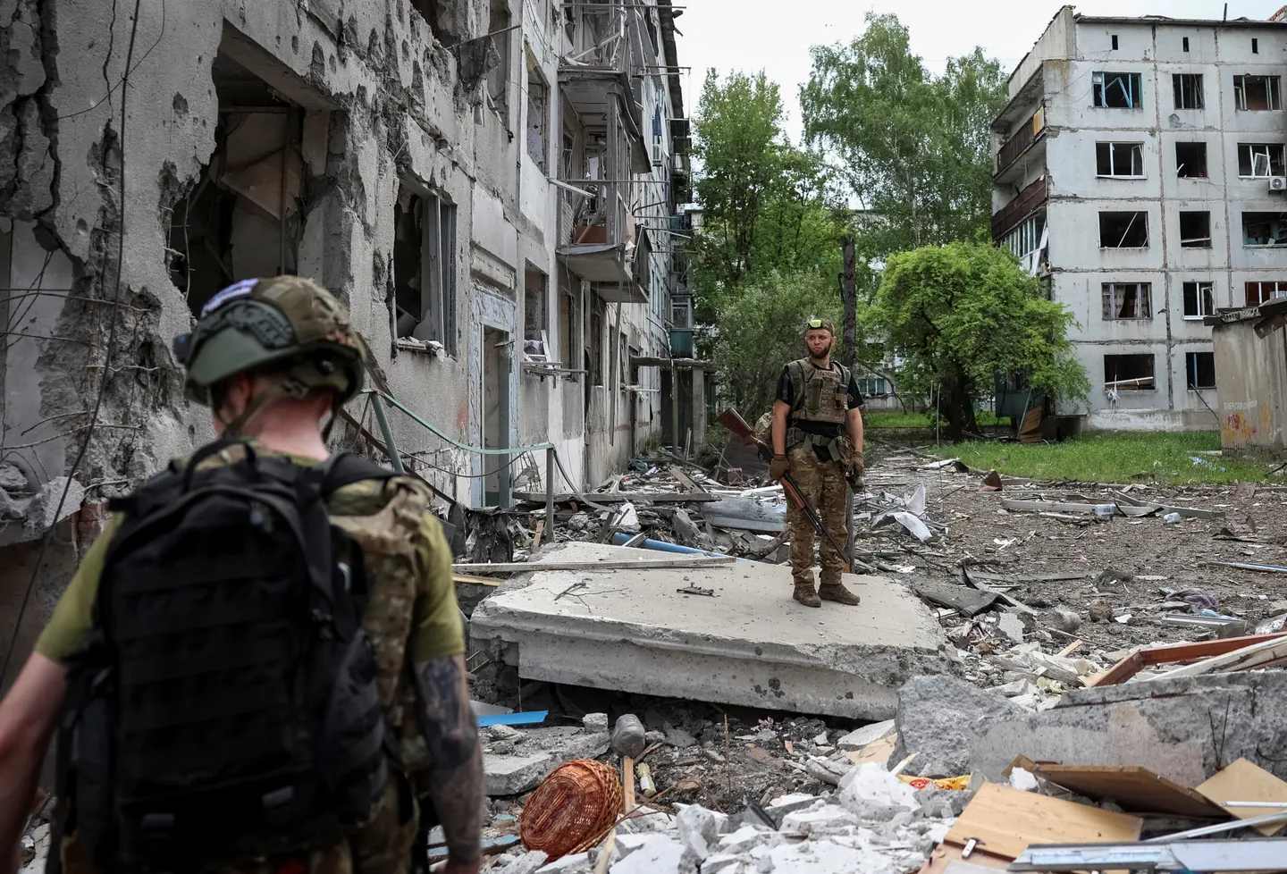 Sulmet ukrainase me dronë vrasin dy persona dhe plagosin 17 të tjerë në Rusi