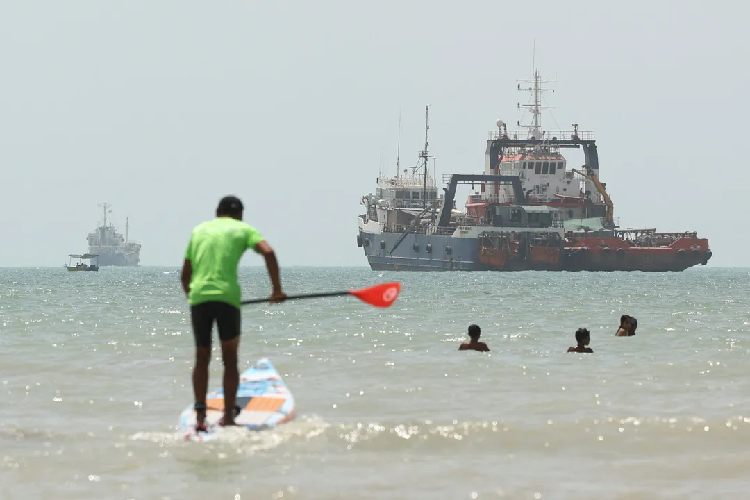 Straat van Hormuz ‘gesloten voor alle schepen’ vanwege schendingen door Israël en de VS: IRGC