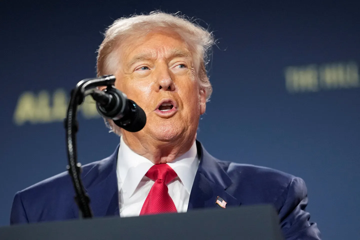 Трамп: Имаме доволно надзор над ВИ фирмите, застојот и оди во прилог само на Кина