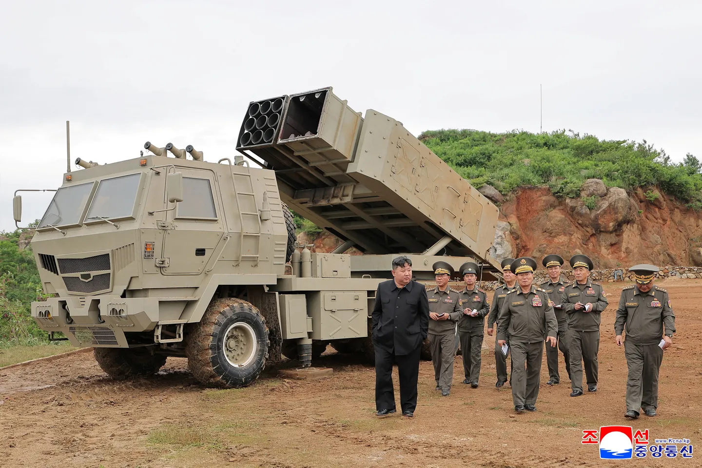 북한, 국방력 강화 가속화 다짐