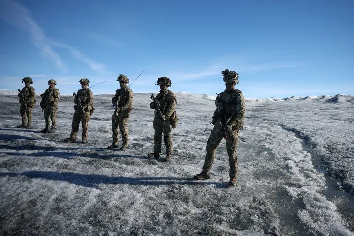 Nederland stuurt tientallen mariniers naar Groenland voor NAVO-oefening