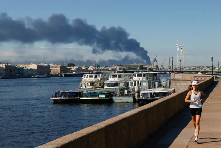 L'Ukraine frappe un terminal pétrolier de Saint-Pétersbourg à la veille du forum économique