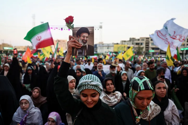 مجتبی خامنهای دستور پاسخ فوری و بدون محدودیت جغرافیایی به هرگونه حمله را صادر کرد