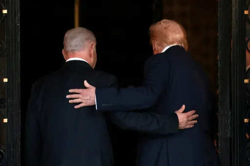 מדוע טראמפ עדיין לא הביע תמיכה בנתניהו בבחירות?