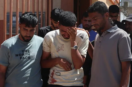 Gaza: Israël tue un garçon de 3 ans dans les bras de son père