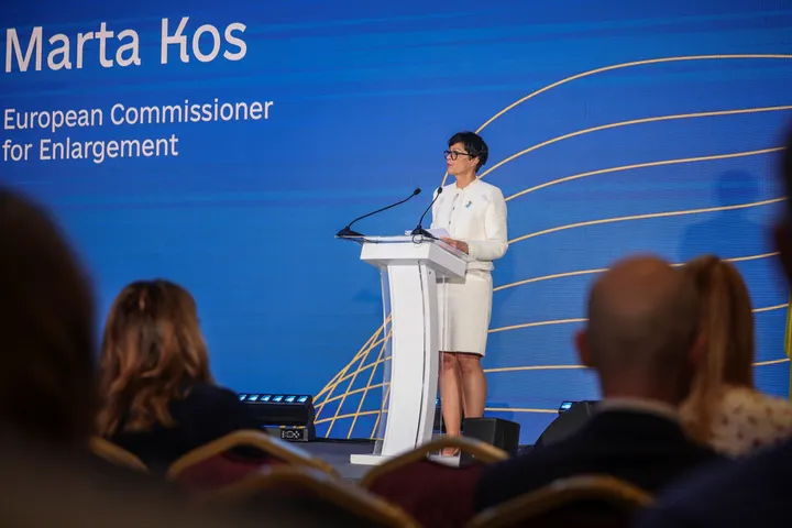 Кос ја откажа посетата на Србија поради глорификација на Младиќ