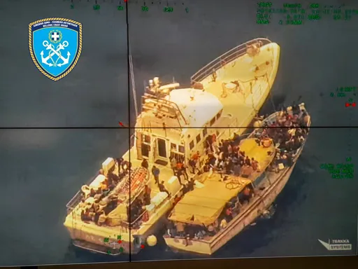 Greśiyadä qaçaqlar utırğan köymä batqan