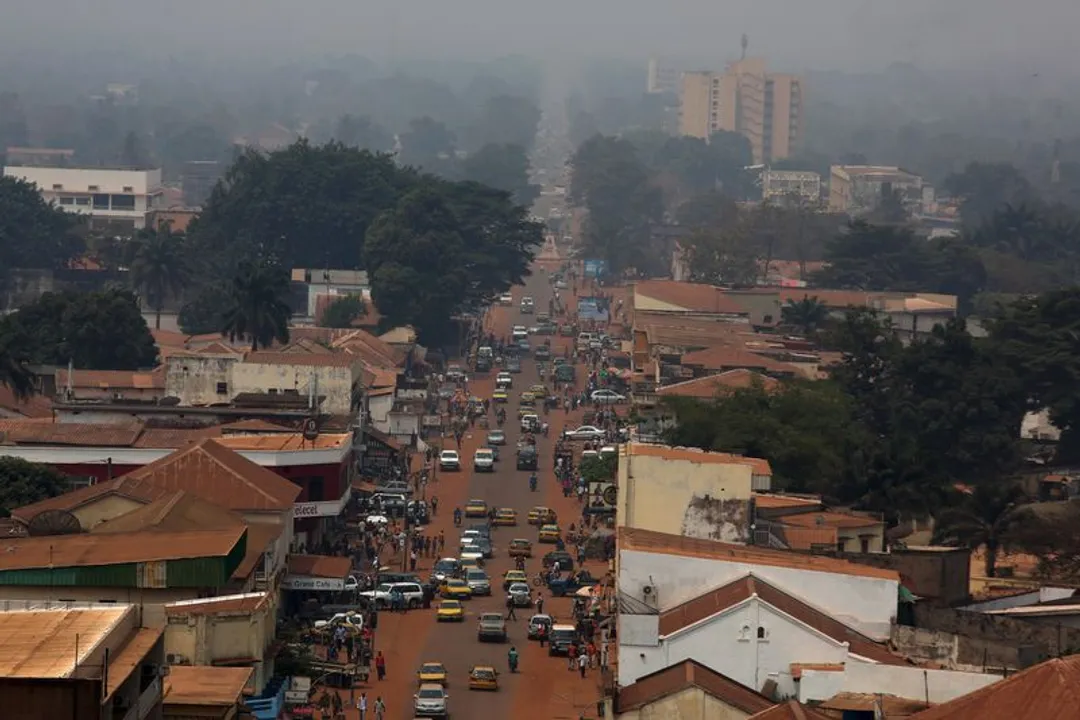 Üzäk Afrika Cömhüriyätendä altın şaxtası  cimerelgän
