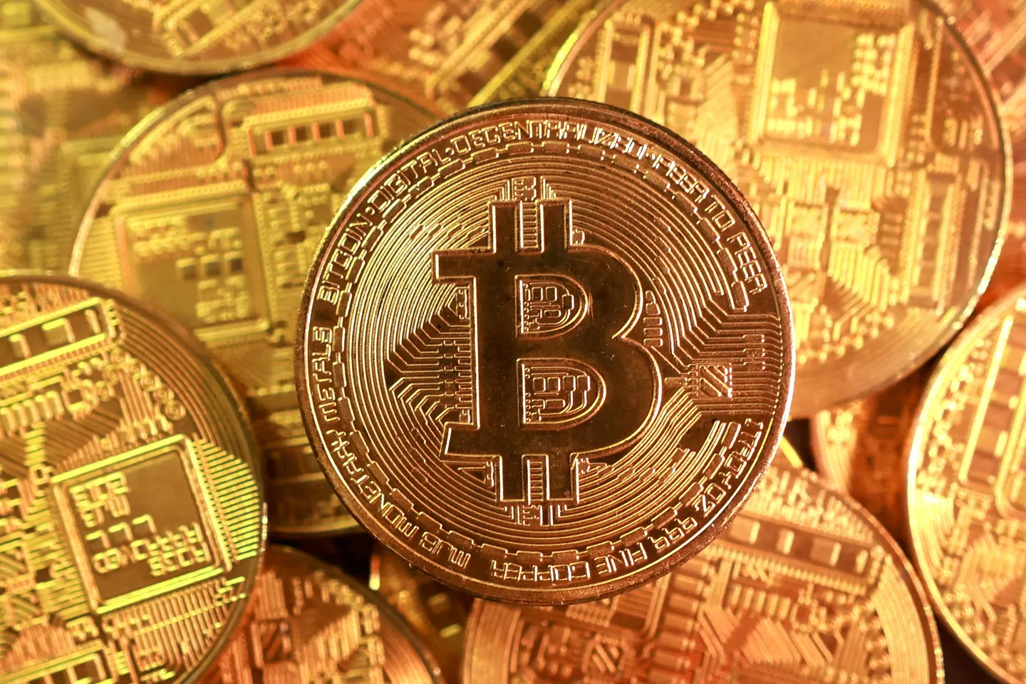 Биткоинот порасна над 80.000 долари за прв пат од мај