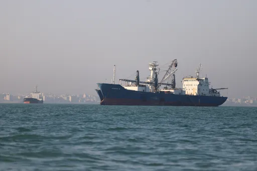 Танкерскиот превоз во Ормутскиот Теснец речиси целосно сопрен