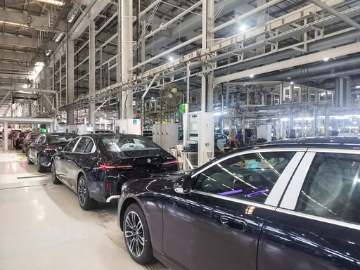 Allemagne: BMW prévoit environ 8.000 suppressions de postes d’ici fin 2027