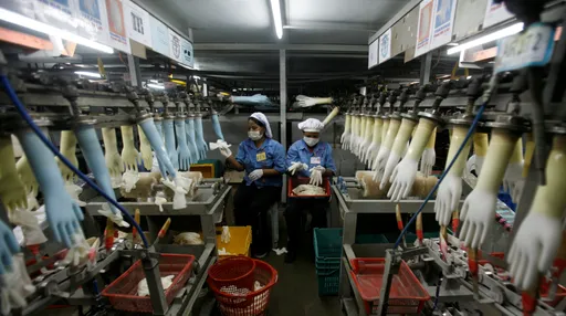 Saham sarung tangan getah melonjak ketika minyak Brent lepasi AS$100