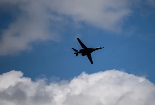 Американската армија го употреби бомбардерот Б-1 за прв пат по продолжувањето на конфликтот со Иран
