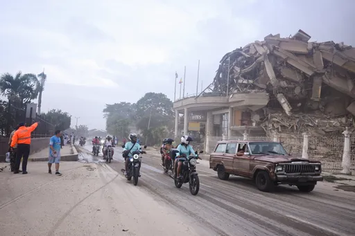 Venezuela begins demolishing buildings in La Guaira state hit by twin quakes