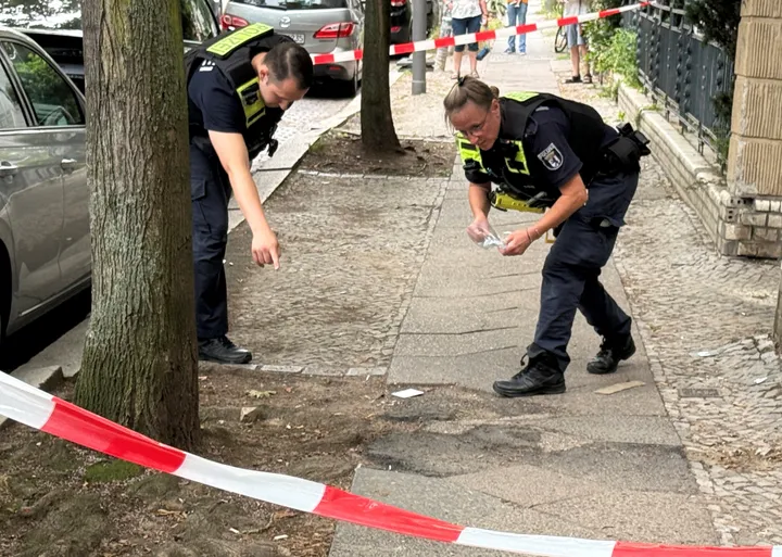 Dy të vrarë në një incident të dhunshëm në një shkollë pranë Berlinit