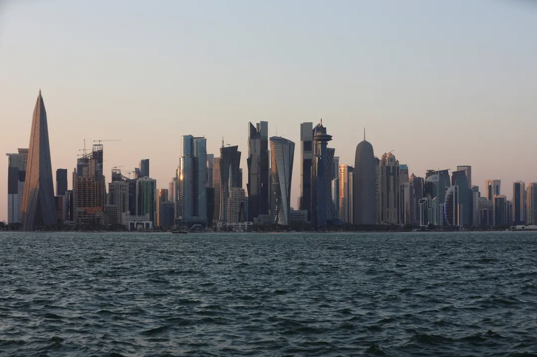 Enviados de EE.UU. llegan a Qatar mientras Irán niega negociaciones directas