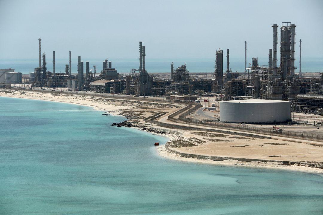 Grupi Huthi pretendon se ka sulmuar me dronë një rafineri të Aramco s në Arabinë Saudite