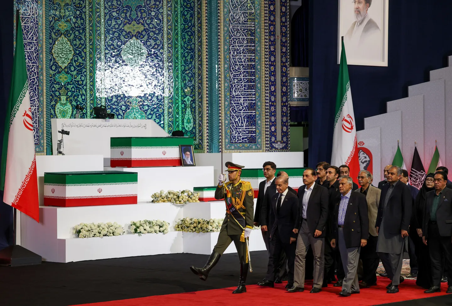 Comienza en Teherán el funeral de Ali Jamenei con amplia presencia internacional