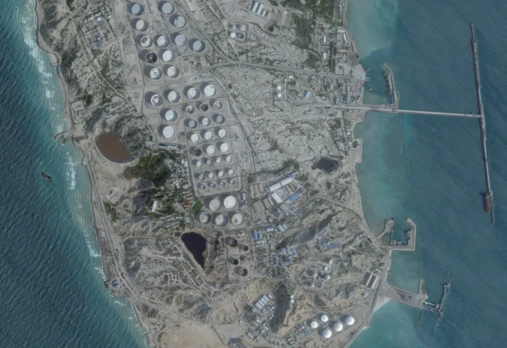 US blockade brings Iran's oil exports to a halt: report