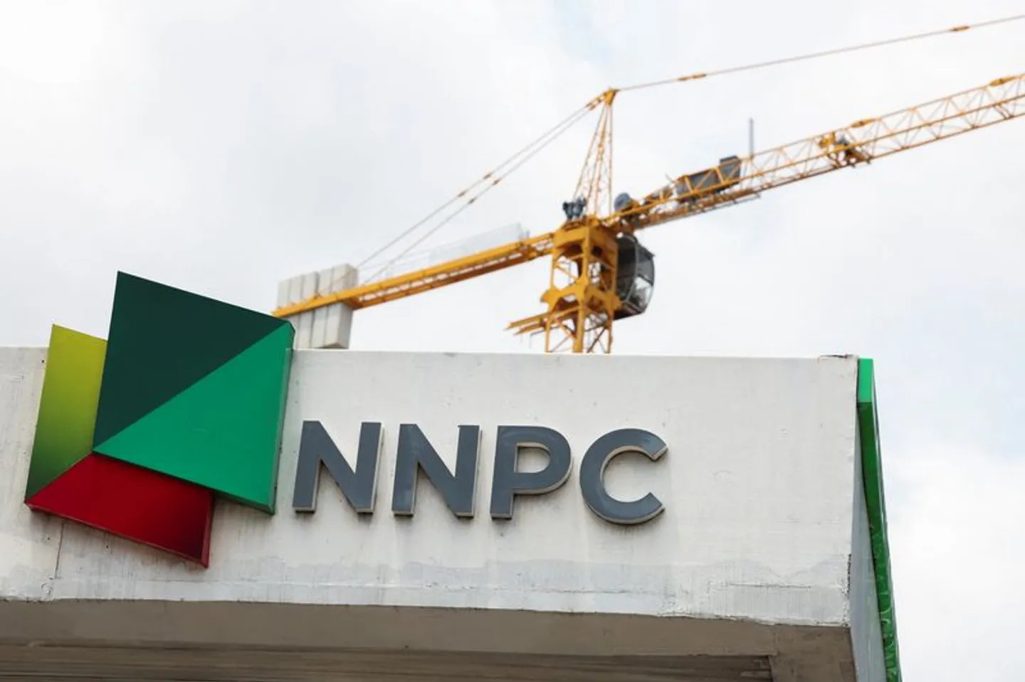 Nigeria petrol consumption don drop by 600,000 litres per day