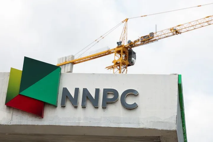 Nigeria petrol consumption don drop by 600,000 litres per day