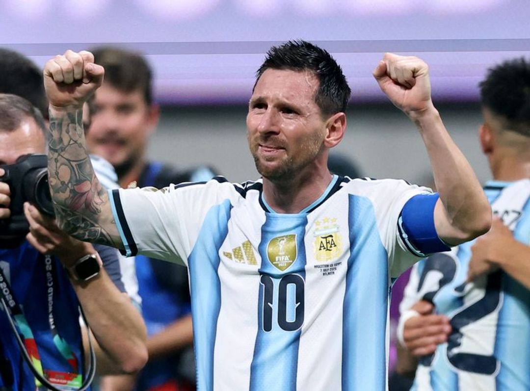 "كان قراراً مؤلماً".. ميسي يعلن اعتزال اللعب الدولي مع منتخبه الأرجنتيني