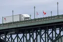Le Canada riposte en imposant des surtaxes de 15 à 50% aux Etats-Unis