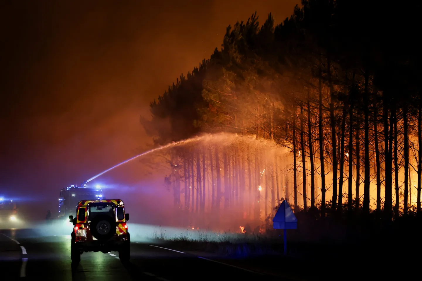 Incendie de Gironde: le trafic autoroutier et ferroviaire perturbé