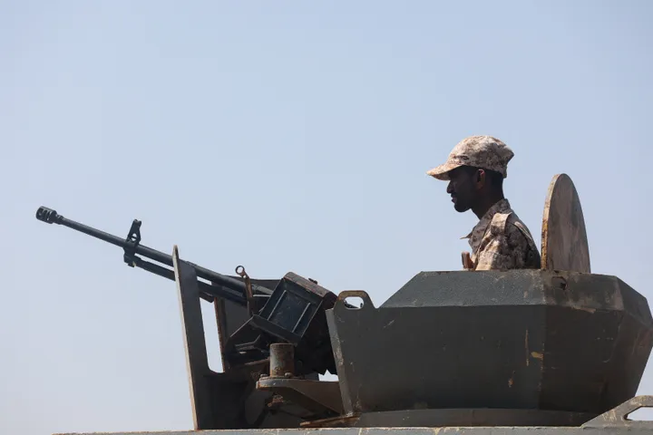 Yemeni forces confront drones near key Aden sites amid renewed Houthi escalation
