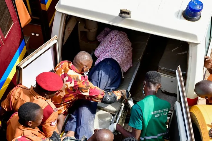 Kizza Besigye: Kiongozi wa upinzani nchini Uganda 'anaumwa vibaya' arudishwa gerezani