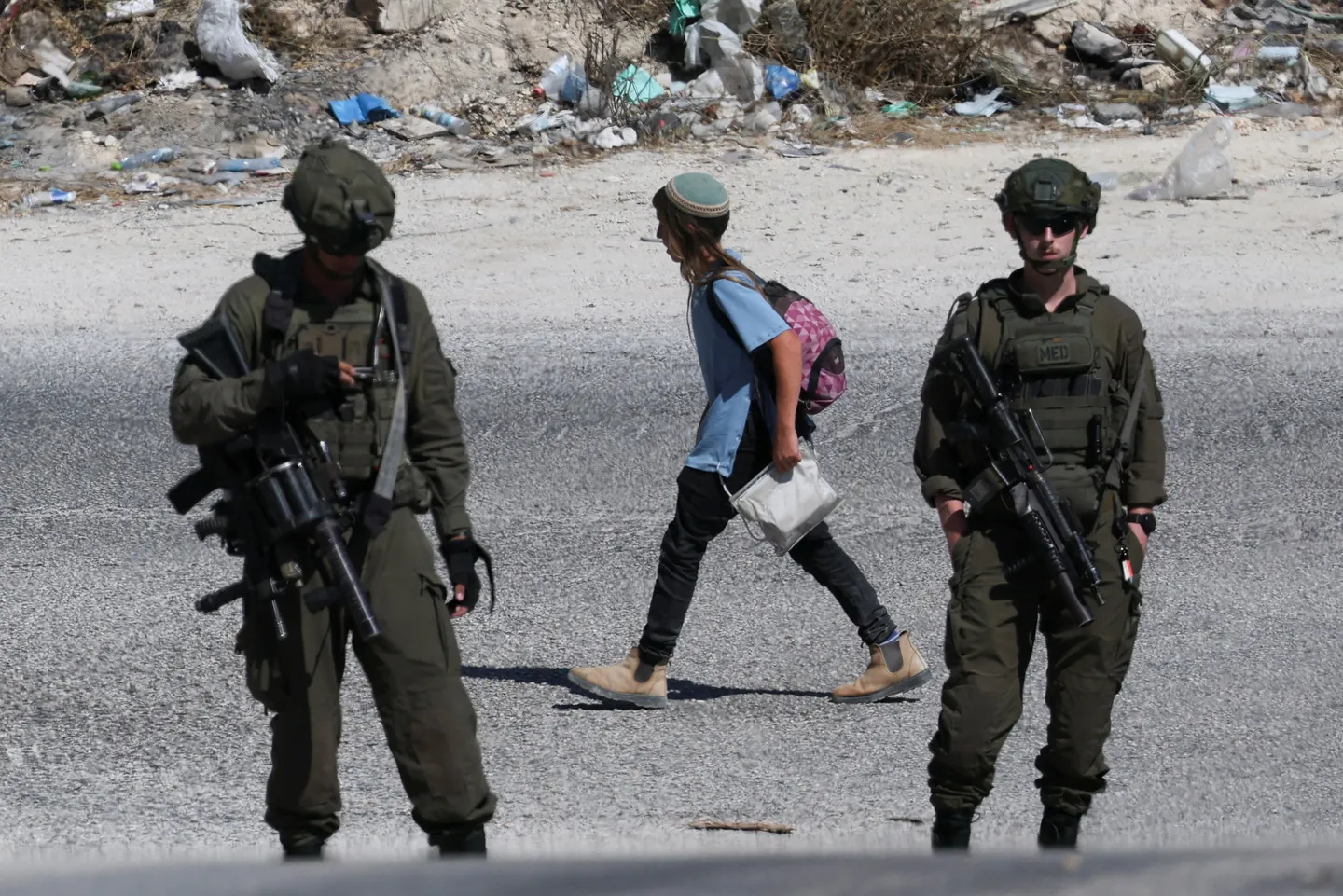 L'armée israélienne arrête 22 Palestiniens en Cisjordanie occupée, dont un journaliste