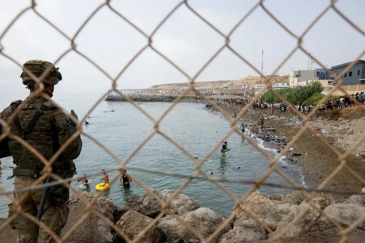 Afflux migratoire à Ceuta: la France renforce ses contrôles à la frontière espagnole