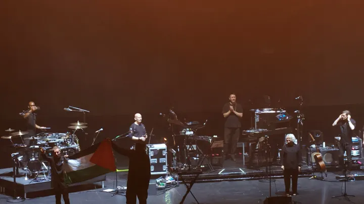 Massive Attack kritisiert Singapur-Einreiseverbot wegen Palästina-Flagge