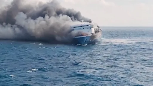 KMP Mutiara Sentosa 2 terbakar di Sumenep, 5 tewas dan 41 penumpang masih dicari