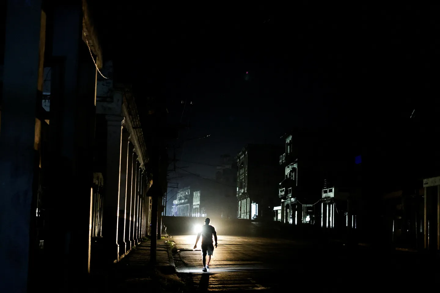Cuba's electric grid collapses again, less than a day after last blackout