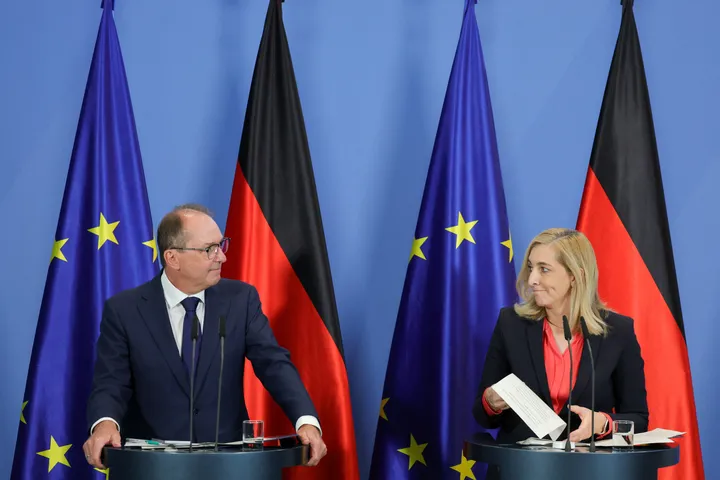 Kabinett beschließt umfassende Erweiterung der Geheimdienst-Befugnisse