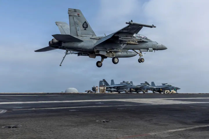 Suicide attempts aboard Abraham Lincoln reported amid sailor fatigue from lengthy Iran deployment
