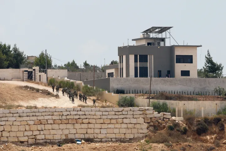 Israeli forces abduct several young men in southern Syria
