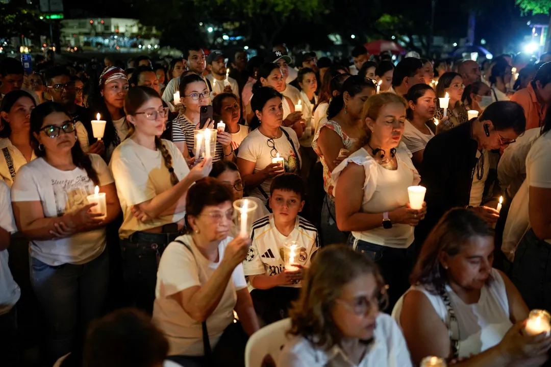 Entre escombros y recuerdos, Colombia homenajea a las víctimas del terremoto e inicia reconstrucción