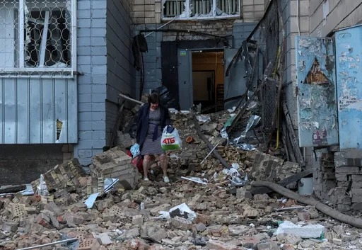 Најмалку 12 луѓе убиени во Киев по последната рунда руски напади