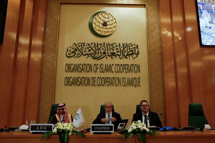 Ismaaciil Ould Cheikh Ahmed oo loo doortay Xoghayaha Guud ee OIC