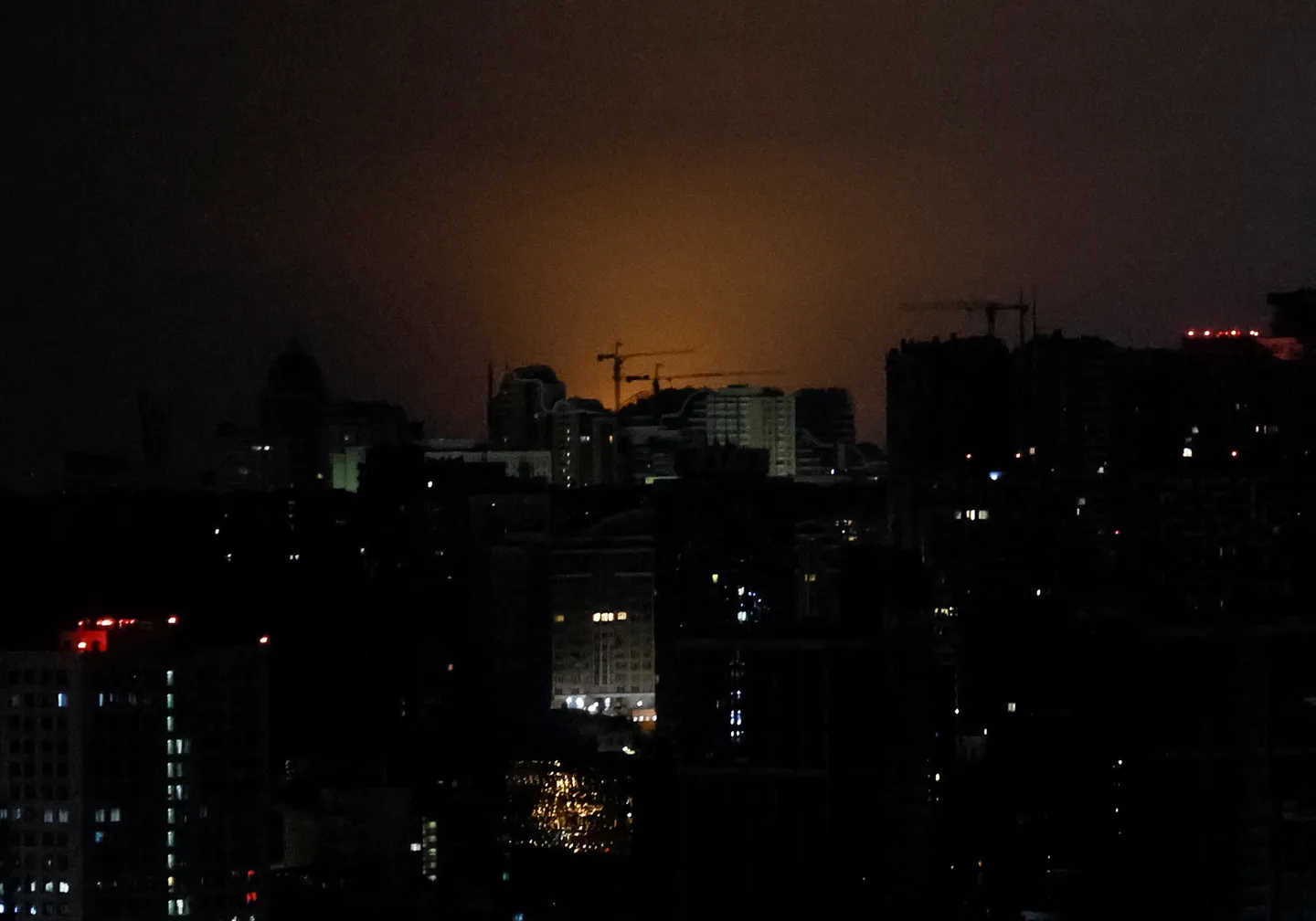 Ukraine: au moins 12 morts dans des frappes russes sur Kiev et sa région