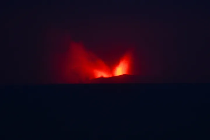 Indonesia extends airport closures as Anak Krakatau ash disrupts flights