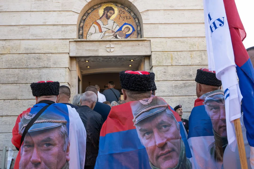 EU veroordeelt begrafenisceremonie voor ‘Slachter van Bosnië’ Ratko Mladic