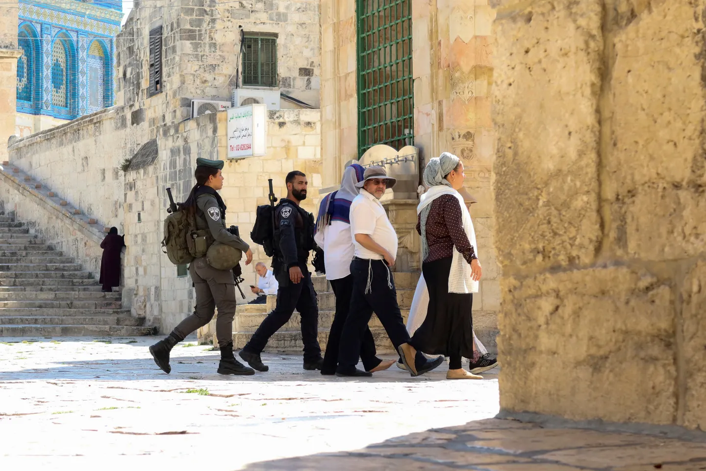 Plus de 300 colons israéliens pénètrent dans l’esplanade d’Al-Aqsa à Jérusalem-Est occupée