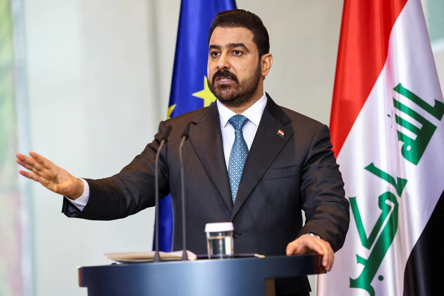 رئيس وزراء العراق: نسعى لتنويع منافذ تصدير النفط إلى أوروبا عبر تركيا وسوريا