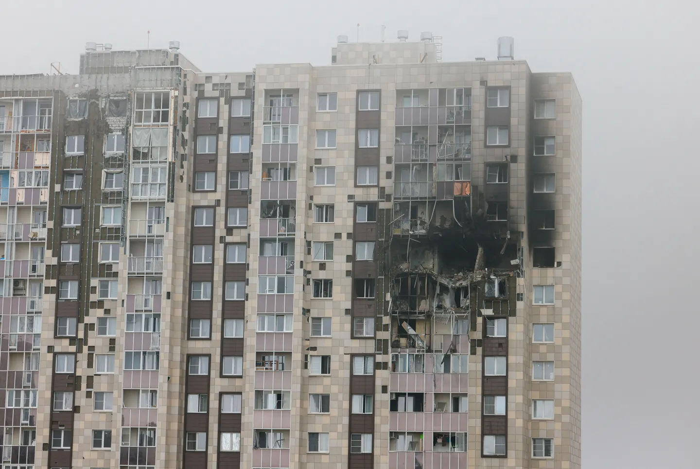 Russia, Ukraine trade strikes in key areas as war continues to cause heavy casualties