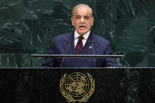 Straits of Hormuz, Bab al Mandab 'must remain open' Pakistan tells UN