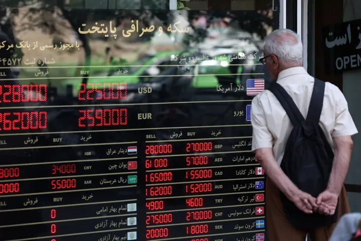 US hits Iran military supply chain as fate of diplomatic talks remains uncertain